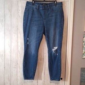 Judy Blue Pull-On Skinny Distressed Jeans